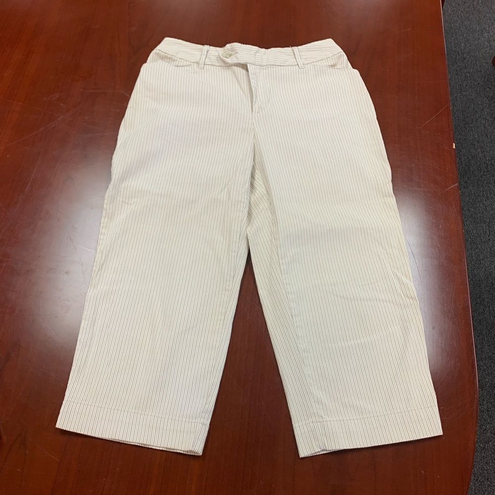 St. John’s Bay Tan Seersucker Capri Pants sz 4